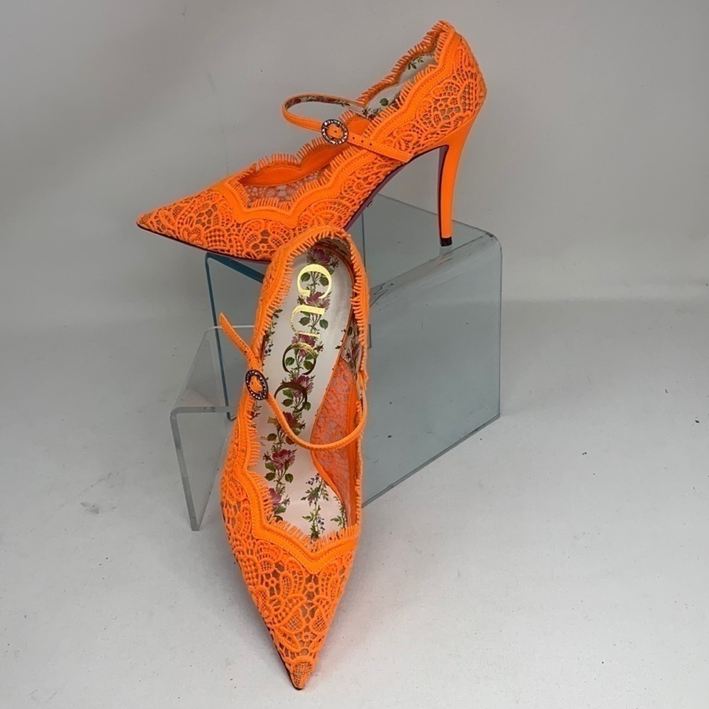 Gucci Sz 37.5 Virginia Orange Lace Mary Jane Pumps Heels